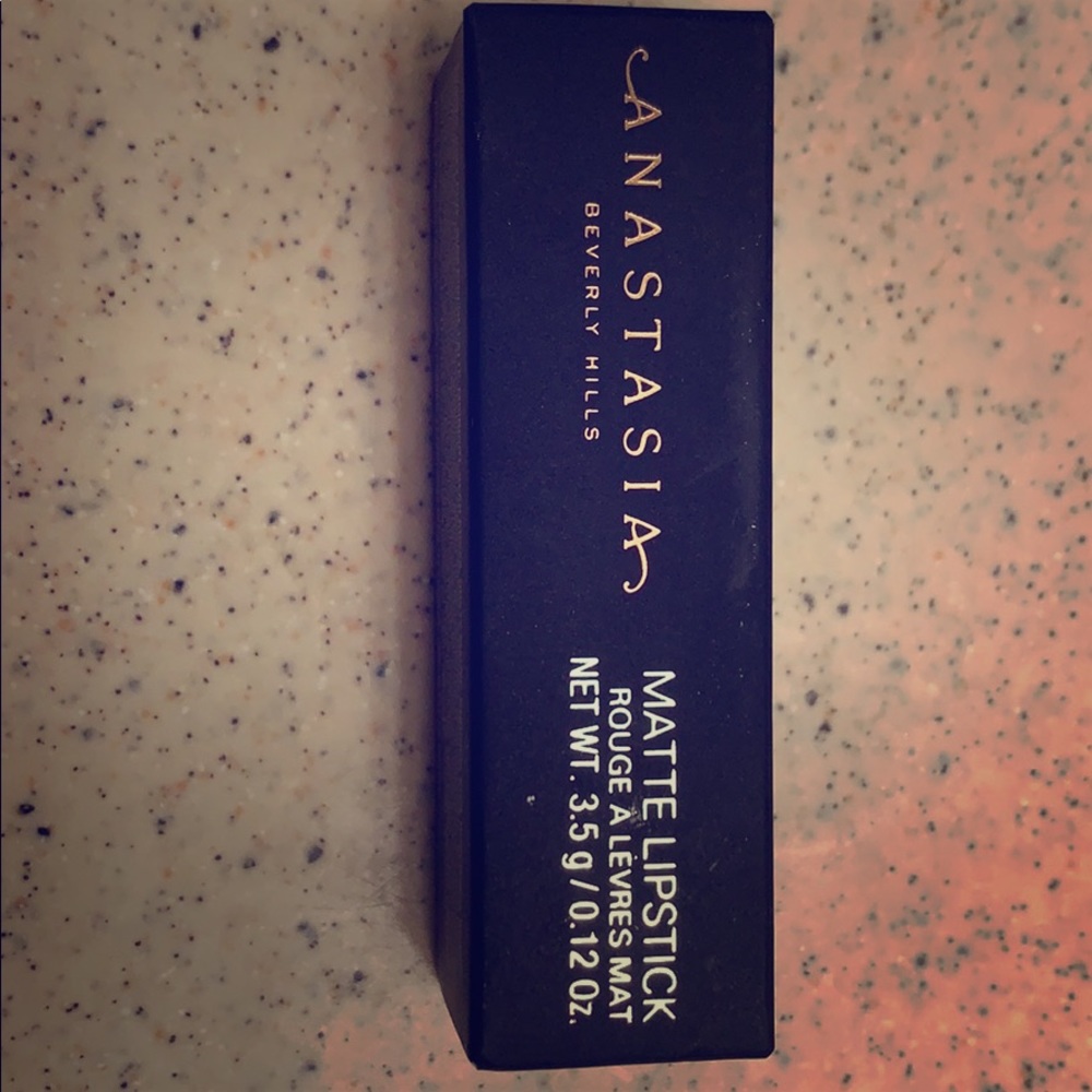 Anastasia Beverly Hills Matte Lip “Honey”